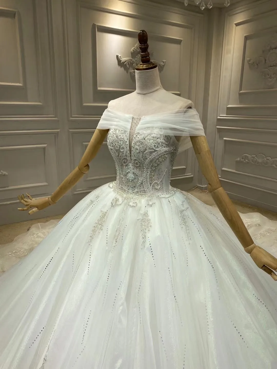 Gorgeous off shoulder crystals beads glitter sparkling ball gown princess style wedding dress 2021#112203