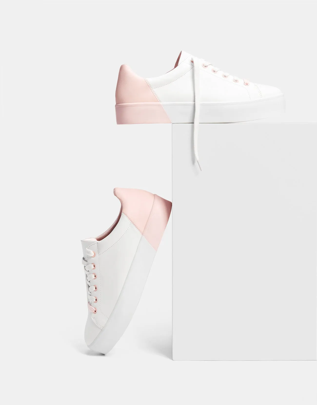 Lace-up trainers with heel detail