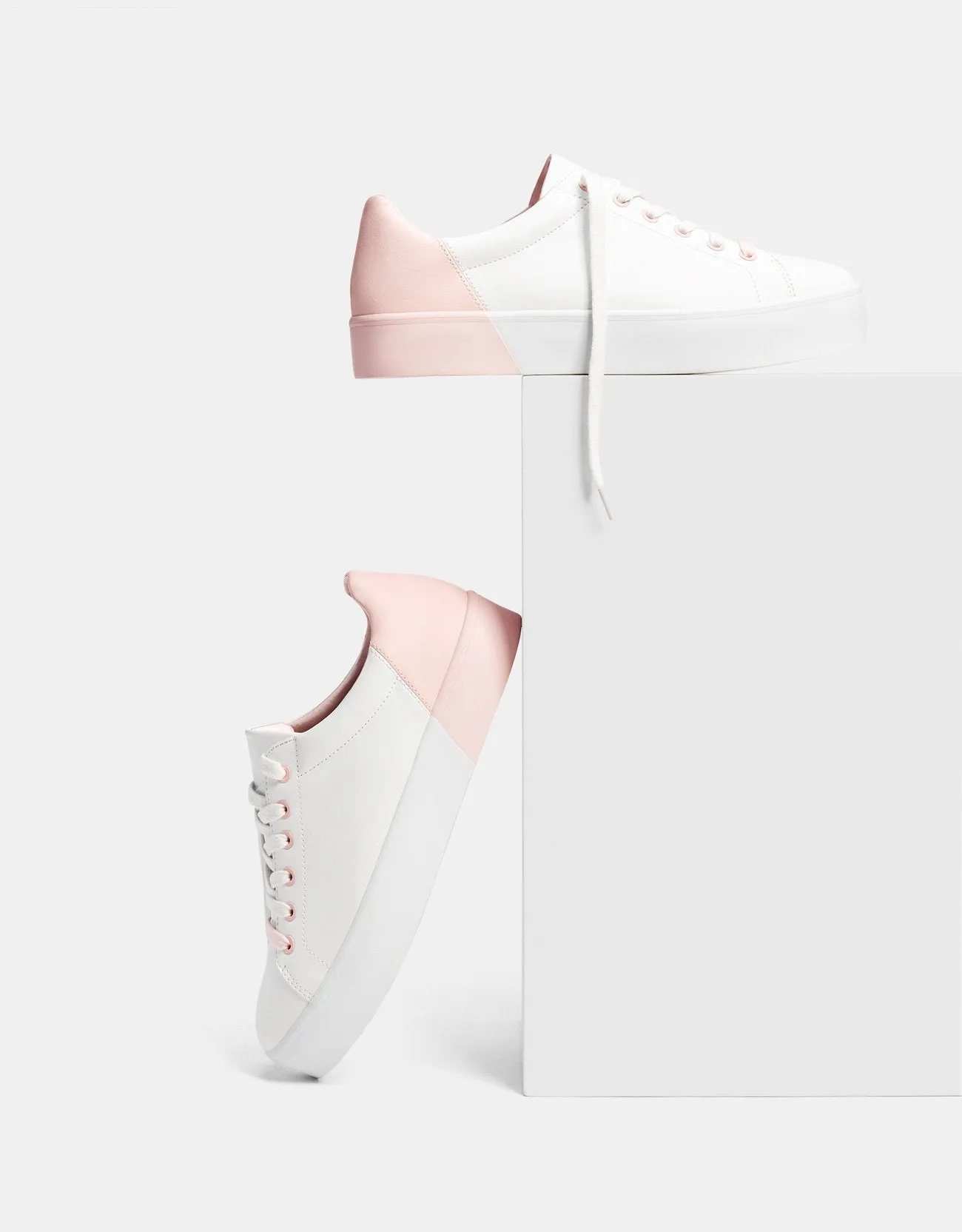 Lace-up trainers with heel detail