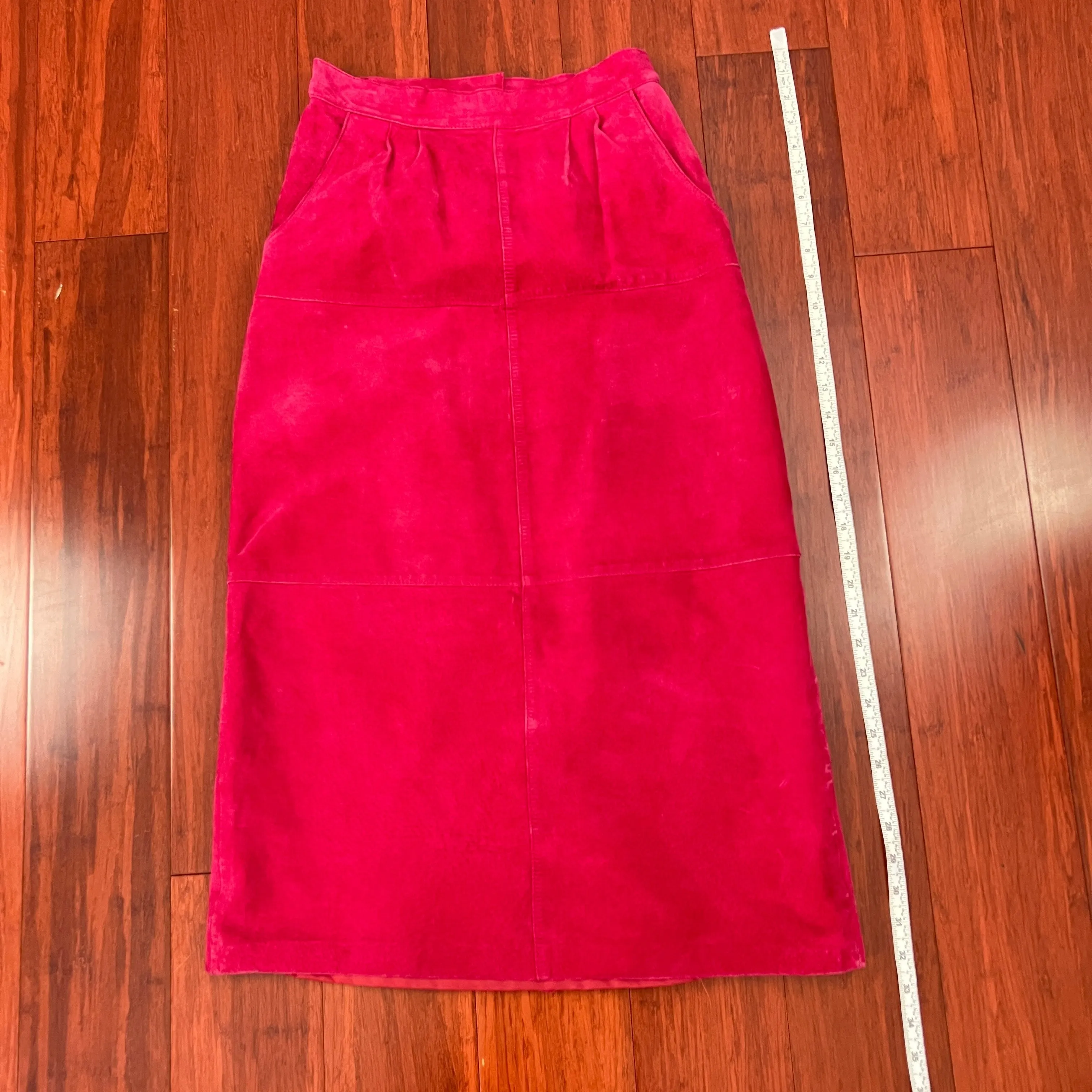 Vintage Pink Suede Pencil Skirt with Pockets Waist 26" Size 6